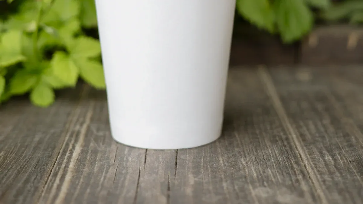 持続可能な使い捨て紙コップの環境的利点